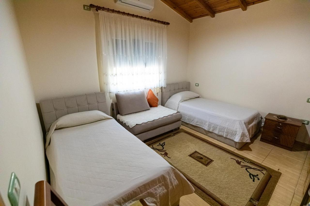 Vila Llano Vlorë Esterno foto