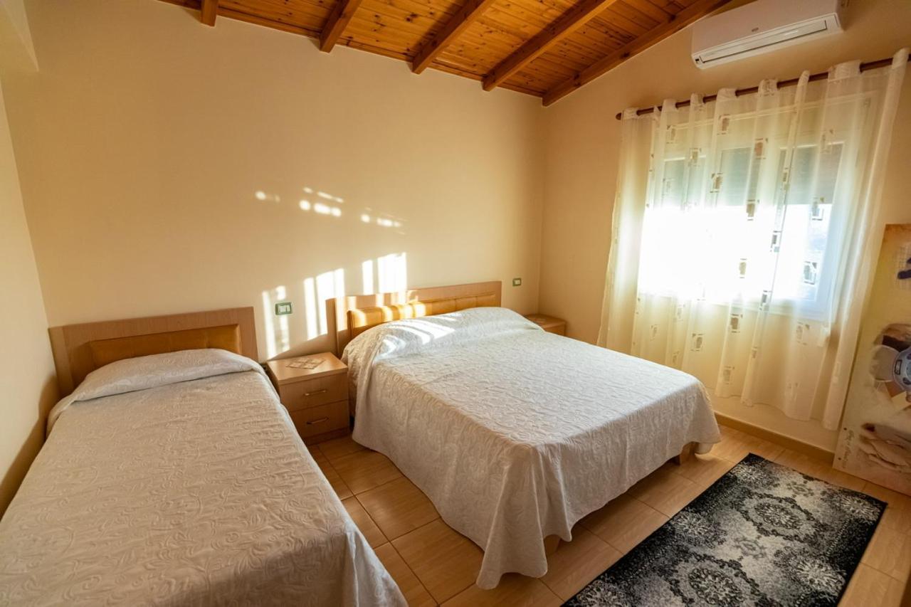 Vila Llano Vlorë Esterno foto