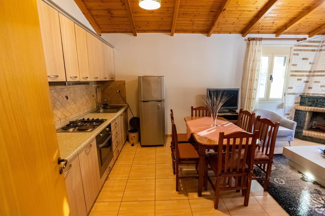Vila Llano Vlorë Esterno foto